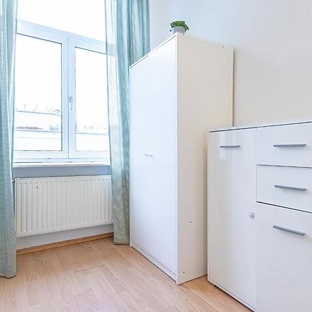 Spacious Shared Apartment Schoenbrunn เวียนนา ภายนอก รูปภาพ