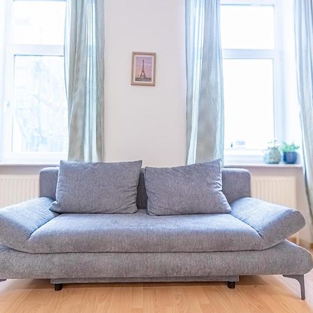 Spacious Shared Apartment Schoenbrunn เวียนนา ภายนอก รูปภาพ
