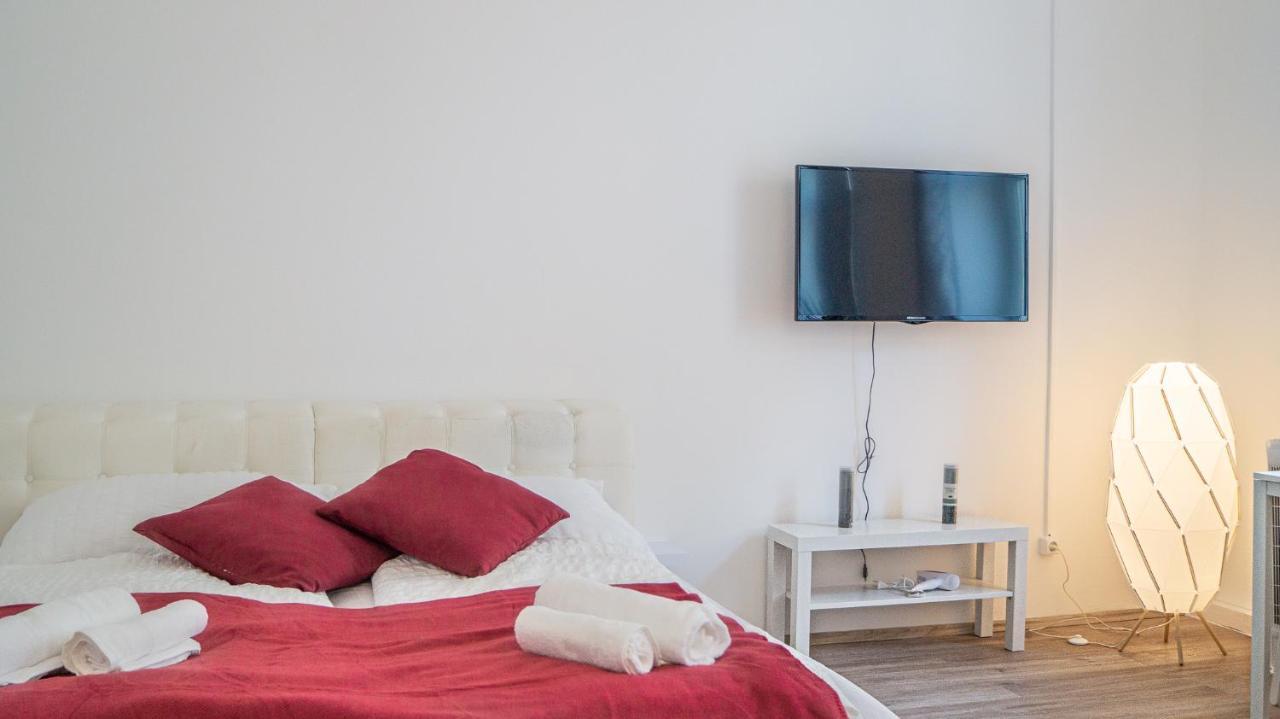 Spacious Shared Apartment Schoenbrunn เวียนนา ภายนอก รูปภาพ