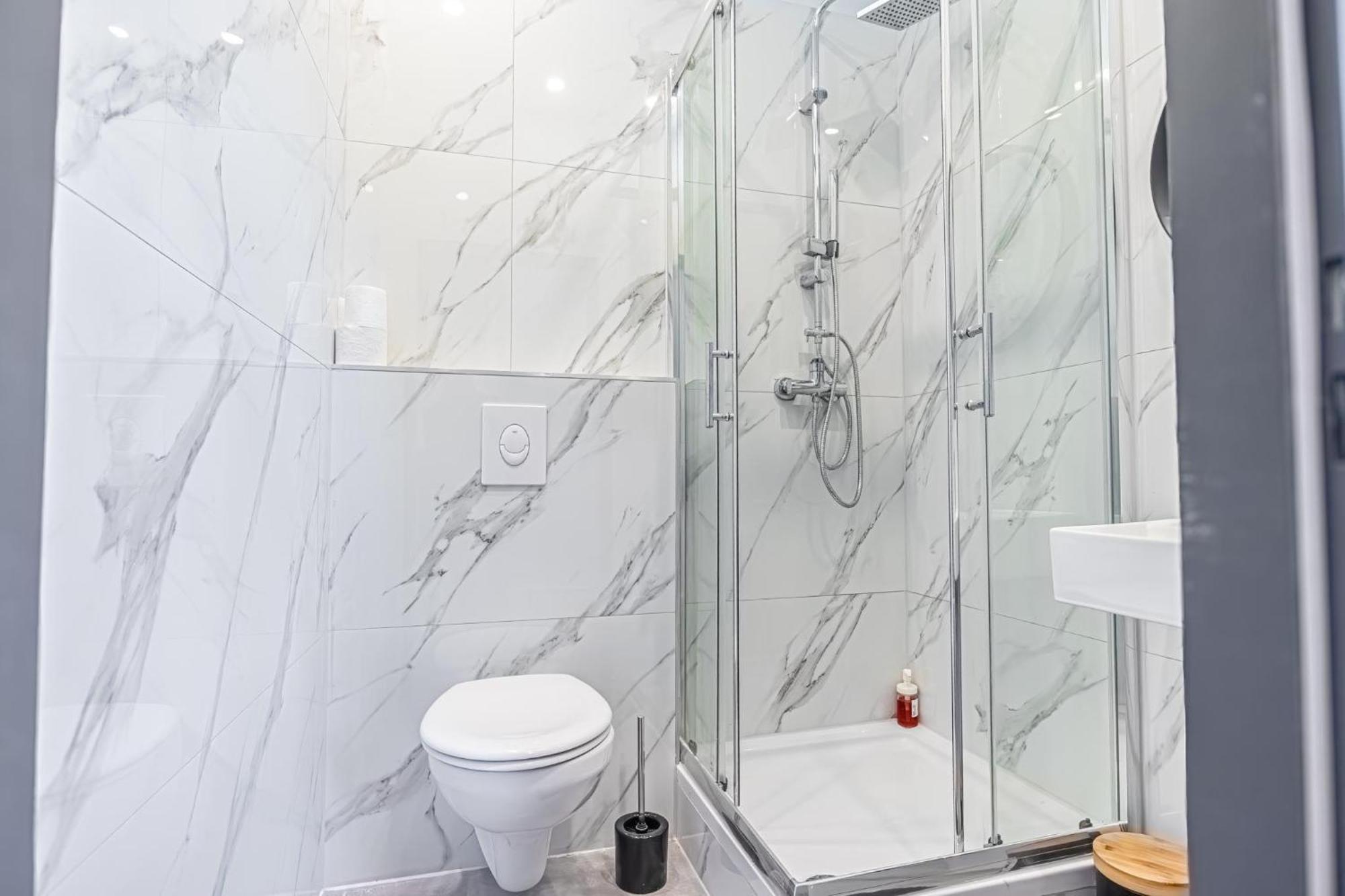 Spacious Shared Apartment Schoenbrunn เวียนนา ภายนอก รูปภาพ