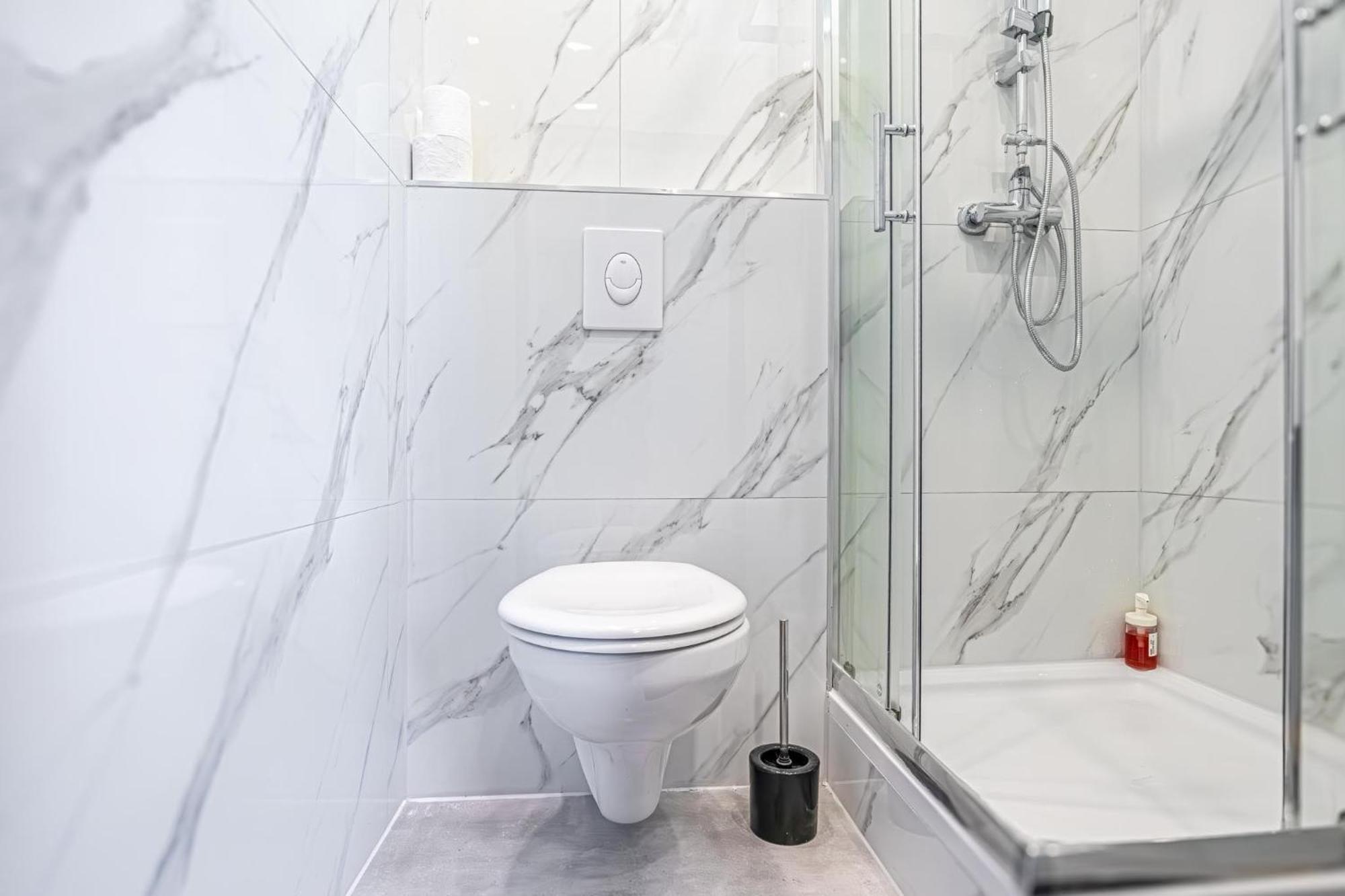 Spacious Shared Apartment Schoenbrunn เวียนนา ภายนอก รูปภาพ
