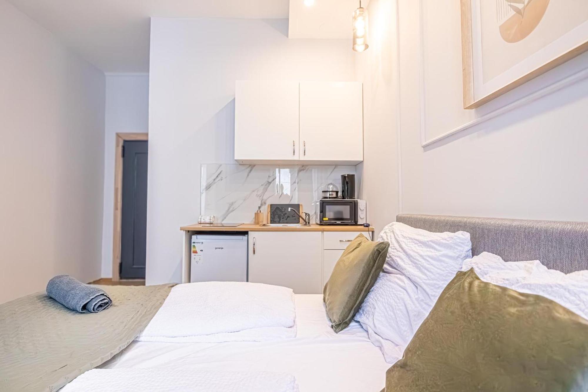 Spacious Shared Apartment Schoenbrunn เวียนนา ภายนอก รูปภาพ