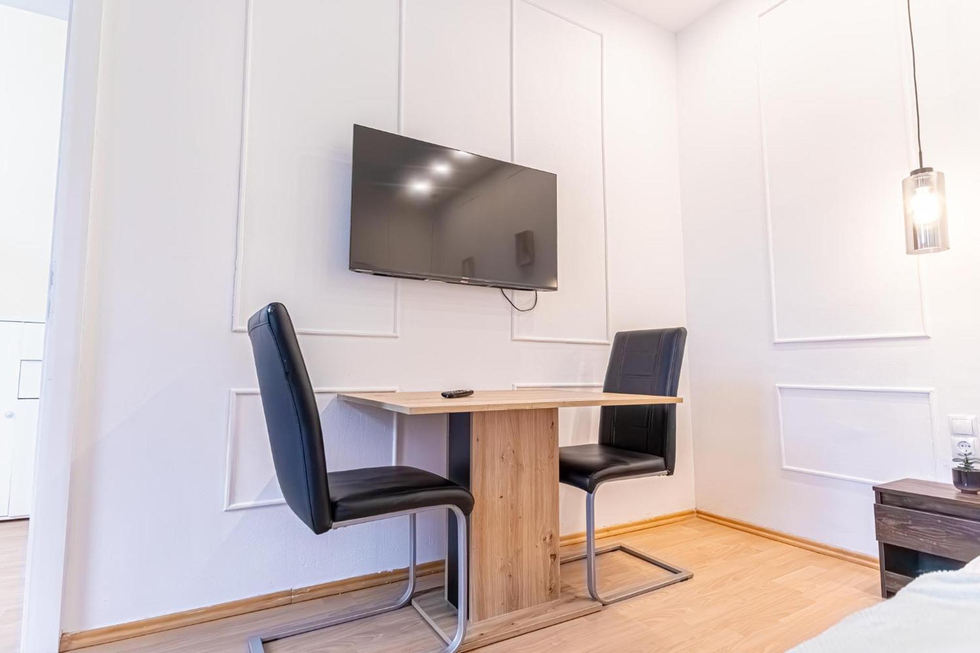 Spacious Shared Apartment Schoenbrunn เวียนนา ภายนอก รูปภาพ