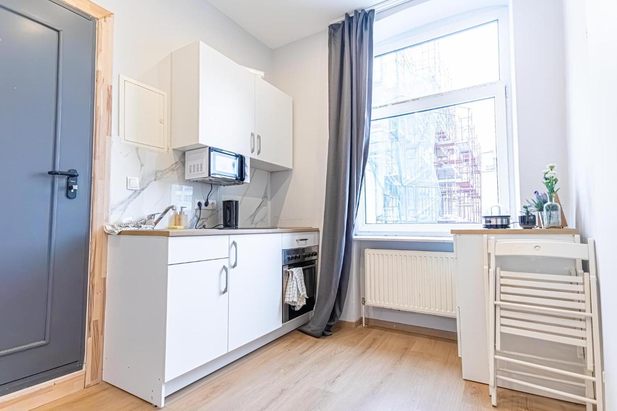 Spacious Shared Apartment Schoenbrunn เวียนนา ภายนอก รูปภาพ