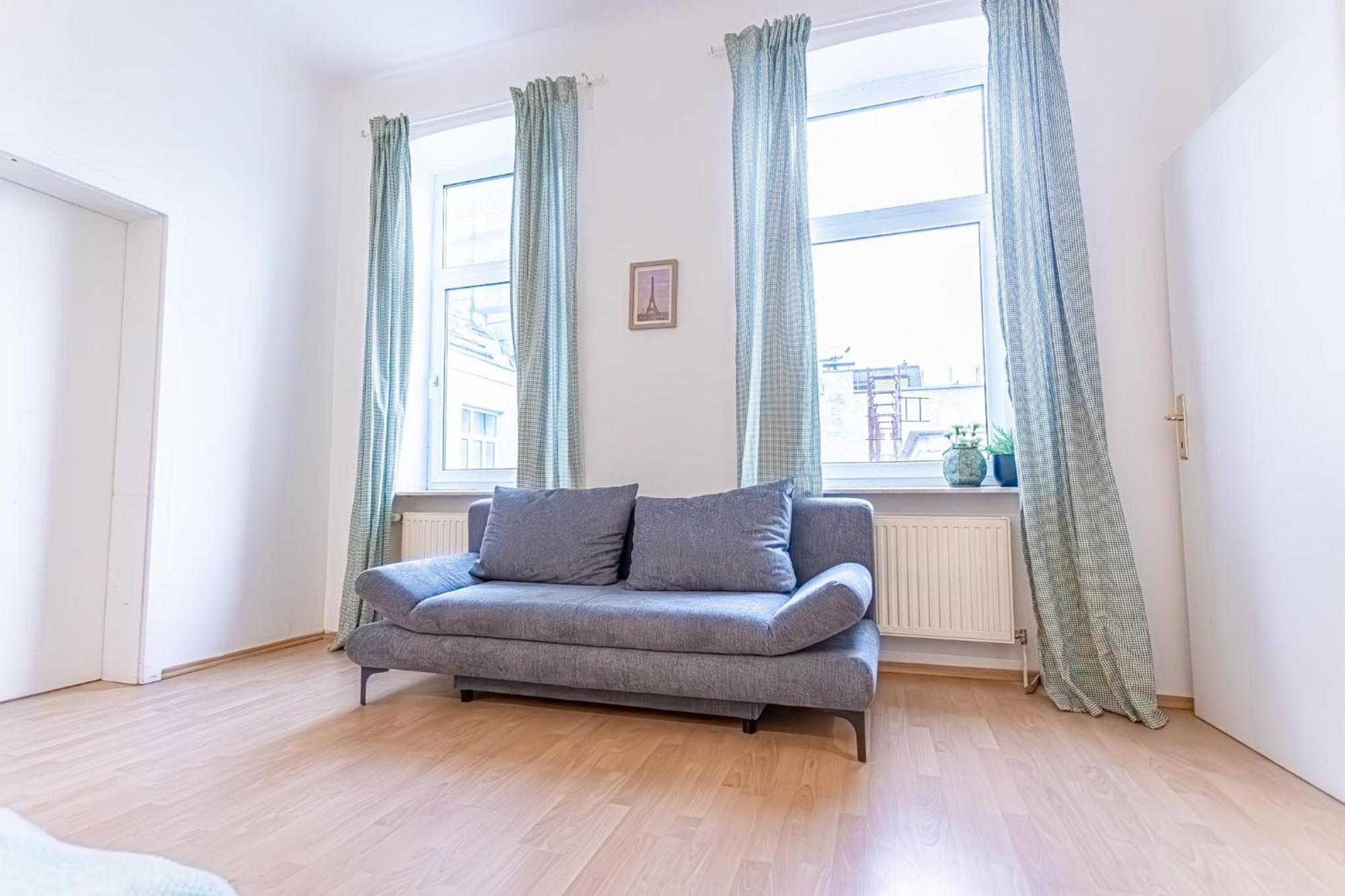 Spacious Shared Apartment Schoenbrunn เวียนนา ภายนอก รูปภาพ