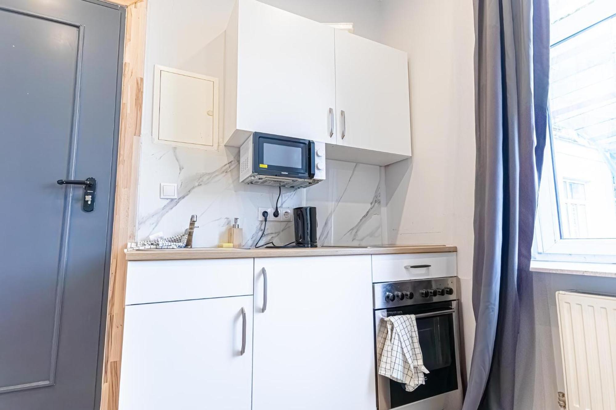 Spacious Shared Apartment Schoenbrunn เวียนนา ภายนอก รูปภาพ